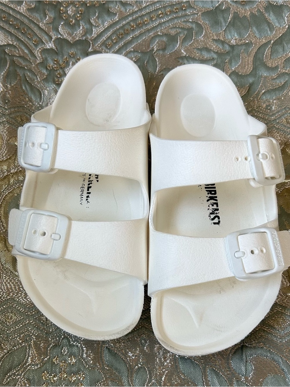 Birkenstock Kids White Slide Sandals with Adjustable Straps